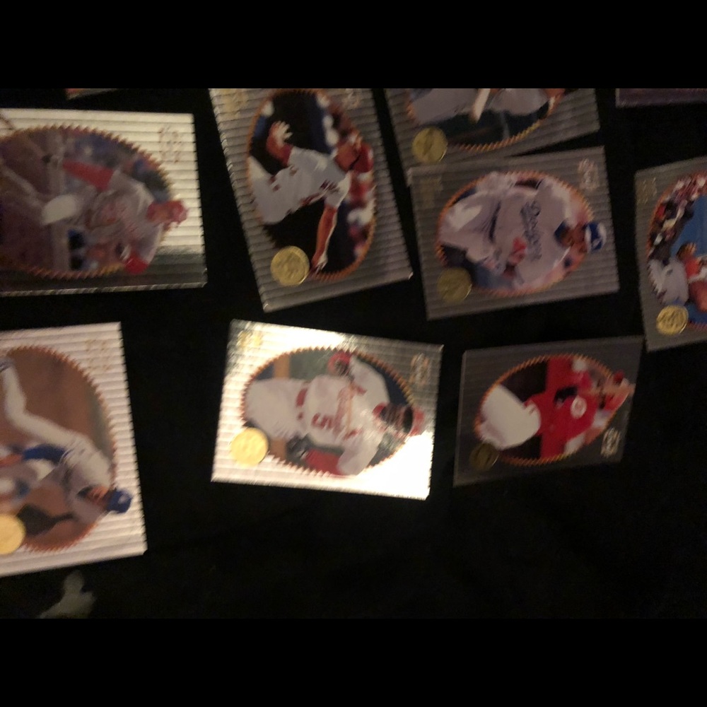 Baseball cards - Picture 3 of 4